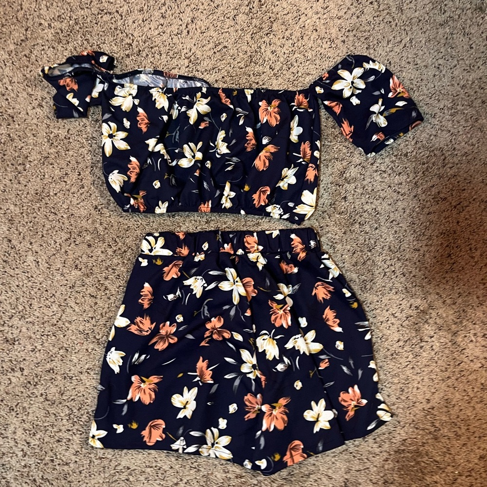 SHEIN Navy Floral Print Set